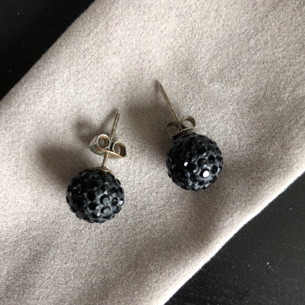 Sparkly black studs